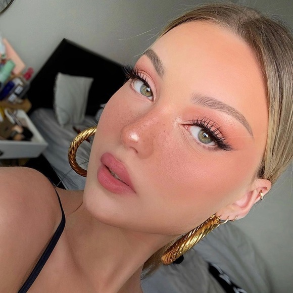 Jewelry - Gold Hoops